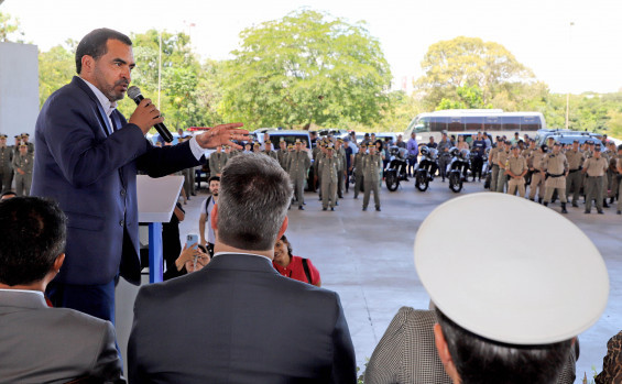 Governador Wanderlei Barbosa concede mais de 600 promoções à PMTO durante Solenidade Tiradentes