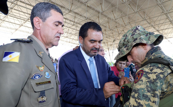 Governador Wanderlei Barbosa concede mais de 600 promoções à PMTO durante Solenidade Tiradentes