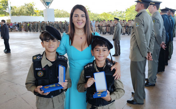 Governador Wanderlei Barbosa concede mais de 600 promoções à PMTO durante Solenidade Tiradentes