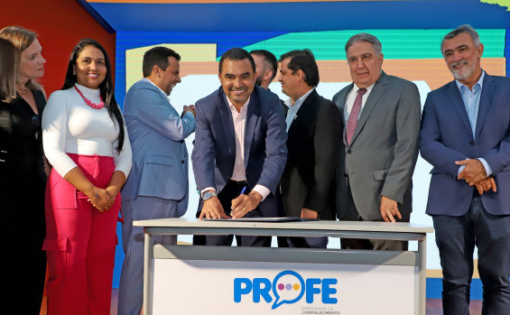 Governo do Tocantins lança o Programa de Fortalecimento da Educação, que proporcionará 11% de reajuste aos professores e bolsa para alunos