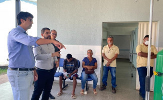 Secretário Afonso Piva ouve servidores e população assistida no Hospital Regional de Dianópolis 