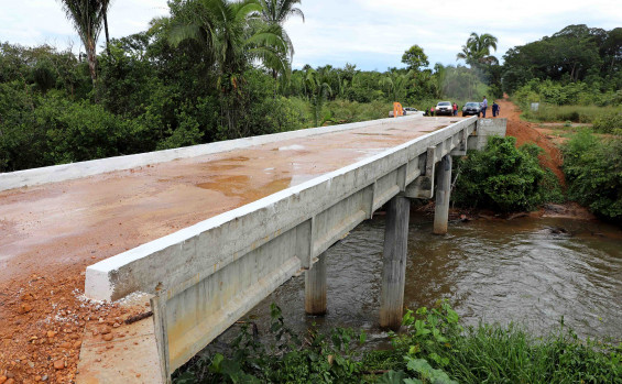 Governador Wanderlei Barbosa inaugura R$ 3 milhões em obras em Rio dos Bois, que completa 32 anos de emancipação