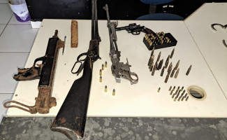 No interior do Estado, Polícia Civil deflagra operação contra à criminalidade e apreende quatro armas de fogo e grande quantidade de munições