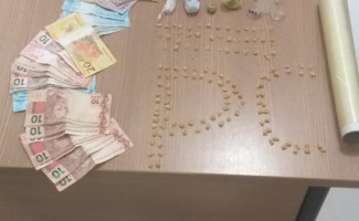 Ação de combate ao tráfico de drogas deflagrada pela Polícia Civil em Araguaína termina com três presos e mais de 140 pedras de crack apreendidas