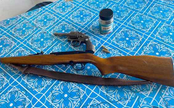 Em mais uma fase da Operação Hórus, Polícia Civil prende duas pessoas por tráfico de drogas e posse ilegal de arma de fogo