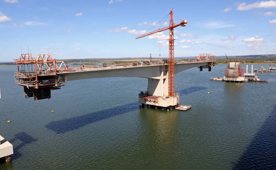 Governo do Tocantins avança na construção da Ponte de Porto Nacional com lançamento de vigas e finaliza mais de 65% da maior obra de engenharia em andamento no Estado