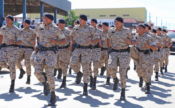 Governador em exercício, Laurez Moreira, certifica concluintes do curso de Força Tática da Polícia Militar em Taguatinga