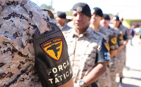 Governador em exercício, Laurez Moreira, certifica concluintes do curso de Força Tática da Polícia Militar em Taguatinga