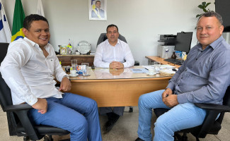 Demandas referentes a segurança pública pautam reunião entre o secretário da SSP e o prefeito de Lagoa da Confusão