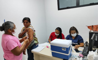 Servidores do Hemocentro de Porto Nacional são imunizados