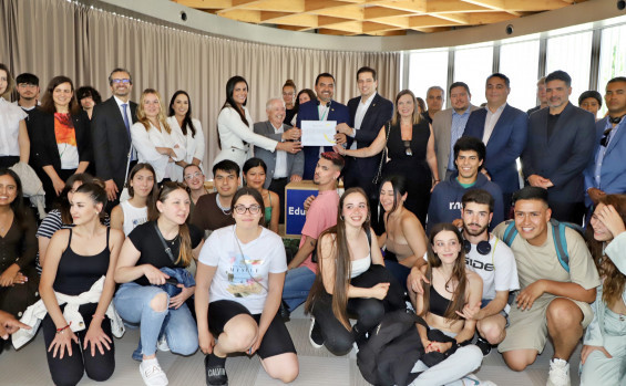 Governador Wanderlei Barbosa firma acordo para intercâmbio de jovens trabalhadores em Barcelona