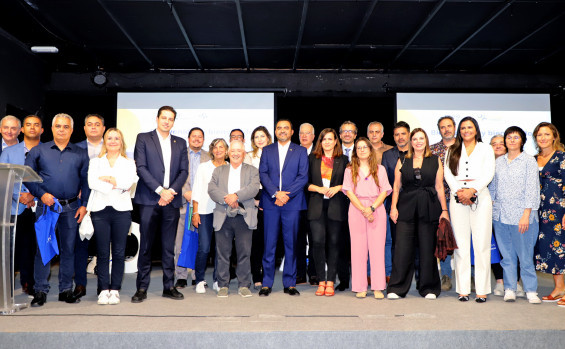 Governador Wanderlei Barbosa firma acordo para intercâmbio de jovens trabalhadores em Barcelona