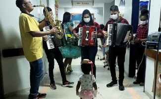 ‘Tarde Junina’ leva alegria aos pacientes internados da ala pediátrica do HGP
