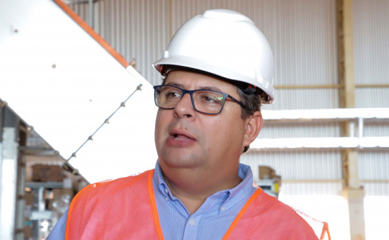 Governador em exercício, Laurez Moreira, visita instalações de empresa do agronegócio que vai gerar centenas de empregos no Tocantins