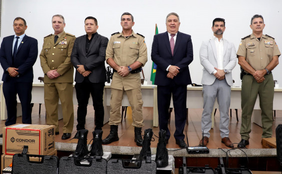 Governador em exercício, Laurez Moreira, entrega viaturas e equipamentos para Polícia Militar 