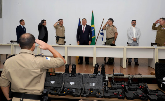 Governador em exercício, Laurez Moreira, entrega viaturas e equipamentos para Polícia Militar 
