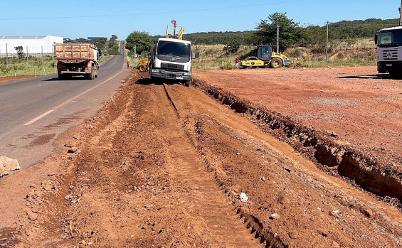 Governo do Tocantins constrói trevo na TO-222 de acesso aos jardins dos Ipês, Boa Sorte e às futuras instalações do Hospital Geral de Araguaína 