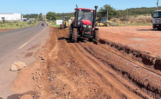 Governo do Tocantins constrói trevo na TO-222 de acesso aos jardins dos Ipês, Boa Sorte e às futuras instalações do Hospital Geral de Araguaína 