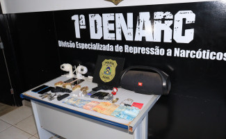 Polícia Civil prende mais dois faccionados, apreende armas e munições e cerca de R$ 2 mil oriundos da venda de entorpecentes na região sul da Capital