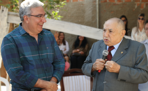 Vice-governador do Tocantins, Laurez Moreira, presta última homenagem ao ex-governador Siqueira Campos