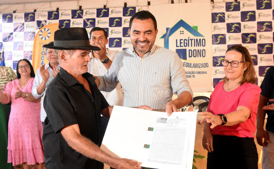 Em Recursolândia, governador Wanderlei Barbosa prestigia programação de aniversário e entrega primeiros títulos de regularização fundiária da cidade