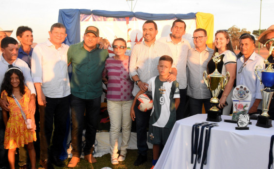 Em Recursolândia, governador Wanderlei Barbosa prestigia programação de aniversário e entrega primeiros títulos de regularização fundiária da cidade
