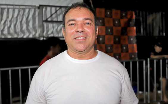 Em Araguatins, governador Wanderlei Barbosa visita Praia da Ponta e entrega quadriciclo para a Polícia Militar