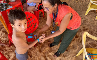 SES-TO participa de campanha de conscientização da primeira infância na temporada de praia