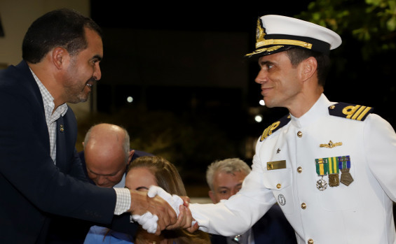 Governador Wanderlei Barbosa prestigia solenidade de transmissão do cargo de Capitão da Marinha no Tocantins
