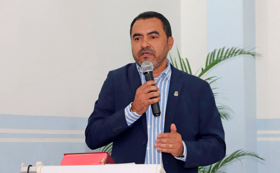 Governador Wanderlei Barbosa prestigia aniversário de Arraias e visita Feira da Agricultura Familiar