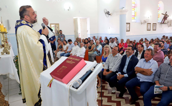 Governador Wanderlei Barbosa prestigia aniversário de Arraias e visita Feira da Agricultura Familiar