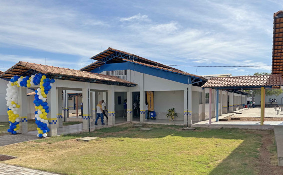 Em Ananás, governador Wanderlei Barbosa entrega escola, avaliada em R$ 5,5 milhões, à comunidade