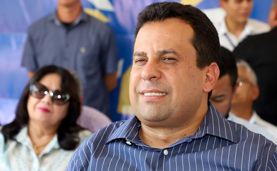 Com investimento de R$ 1,5 milhão, governador Wanderlei Barbosa inaugura reforma geral de escola estadual em Piraquê e entrega equipamentos