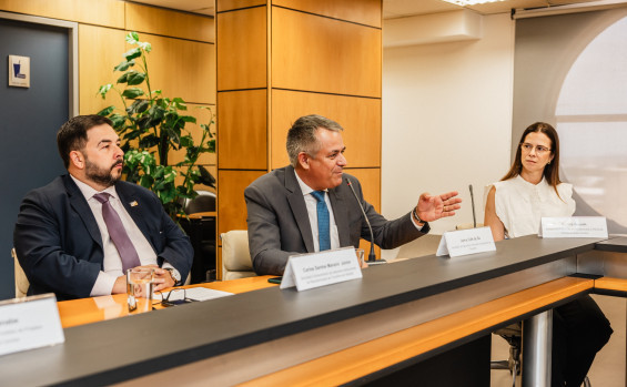 Vice-governador Laurez Moreira apresenta potencial do agronegócio do estado para embaixador da Colômbia