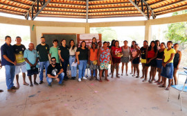 Governo do Tocantins leva orientações sobre a coleta e manejo sustentável do capim-dourado e do buriti a comunidades indígenas