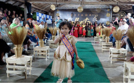 Gerações quilombolas celebram expressões culturais em desfiles na Festa da Colheita do Capim-Dourado