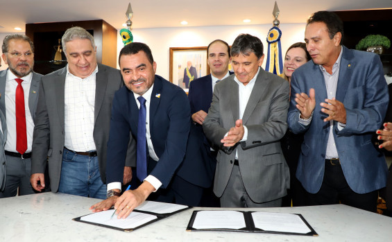 Governador Wanderlei Barbosa recebe ministro Wellington Dias no Palácio Araguaia, que anuncia a liberação de R$ 5,6 milhões para aquisição de alimentos no Estado