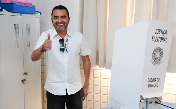 Governador Wanderlei Barbosa ressalta a importância do Conselho Tutelar ao votar em Taquaruçu