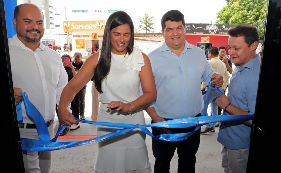 Primeira-dama Karynne Sotero participa da entrega de revitalizações no HGP e no Hospital e Maternidade Dona Regina