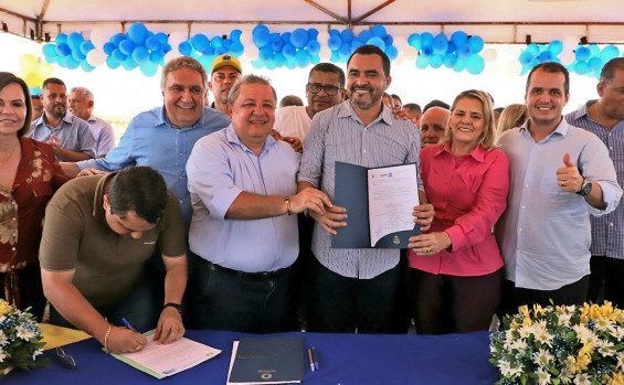 Em Sítio Novo do Tocantins, governador Wanderlei Barbosa participa da inauguração de obras em comemoração aos 60 anos do município 