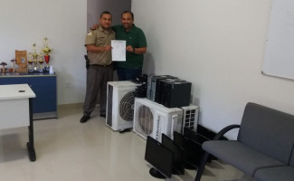 Jucetins realiza doação de computadores e aparelhos de ar-condicionado para o 4°BPM