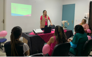 Última semana do Outubro Rosa é marcada com palestras e blitz educativa no HRA 
