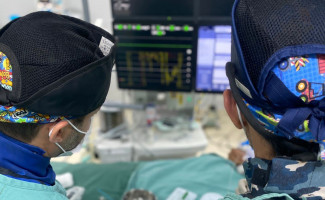 Bebê prematuro passa por procedimento inédito no HGP