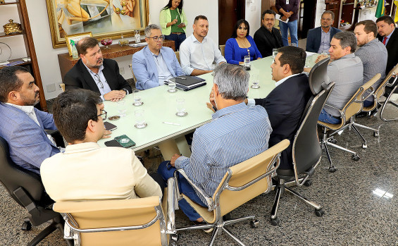 Governador Wanderlei Barbosa recebe presidente da BRK e deputados para discutir mais transparência nas tarifas de água no Tocantins