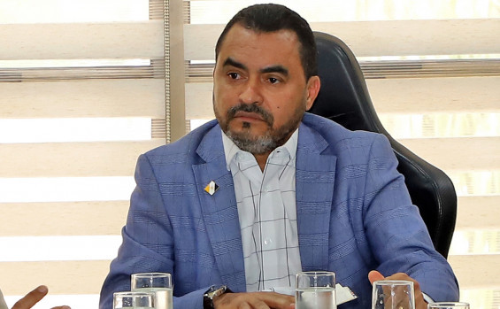 Governador Wanderlei Barbosa recebe presidente da BRK e deputados para discutir mais transparência nas tarifas de água no Tocantins