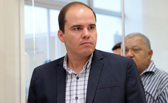 Em Palmas, primeira-dama Karynne Sotero visita a sede do maior programa de primeiro emprego para jovens da região Norte do País