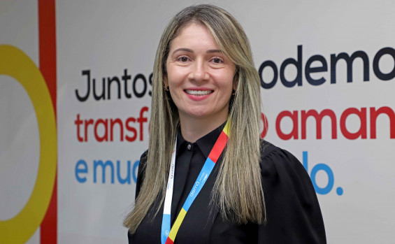 Em Palmas, primeira-dama Karynne Sotero visita a sede do maior programa de primeiro emprego para jovens da região Norte do País