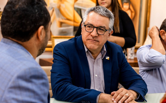 Governador Wanderlei Barbosa recebe ministro Alexandre Padilha que assegura liberação de obras na TO-010