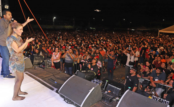 Governador Wanderlei Barbosa parabeniza Araguaína pelos 65 anos em show promovido pelo Governo do Tocantins