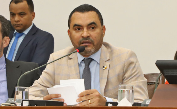 Em audiência pública na Assembleia, governador Wanderlei Barbosa propõe novos estudos para tarifação de água no Tocantins